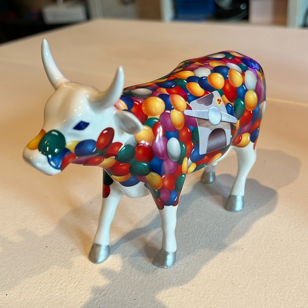 Cow parade, gumball machine figuring